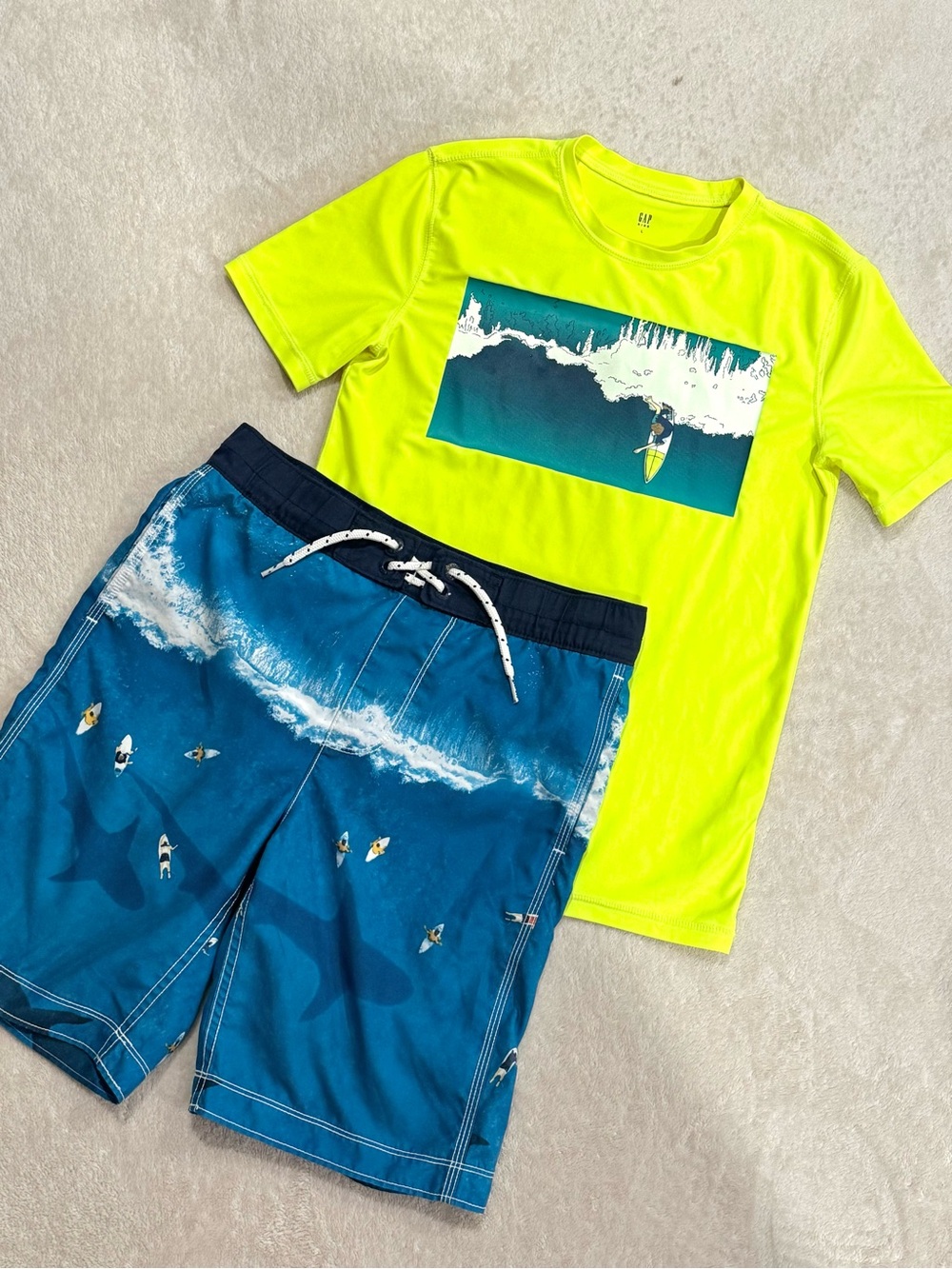 GAP Kids Neon Yellow Surf-Print Rash Guard and Blue Swim Trunk Set, Size L